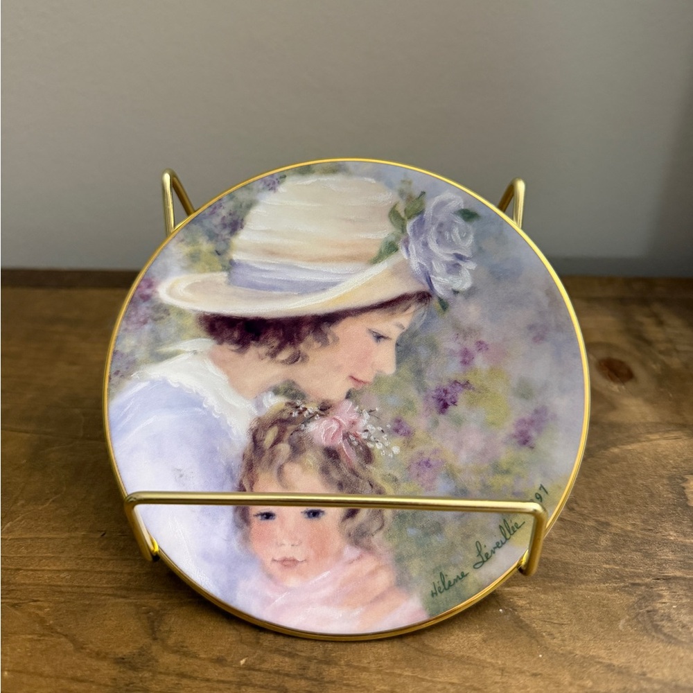 Vintage Avon Mother’s Day Collectible Plates, Set of 5, 1996-2000, No Defects - Picture 4 of 7